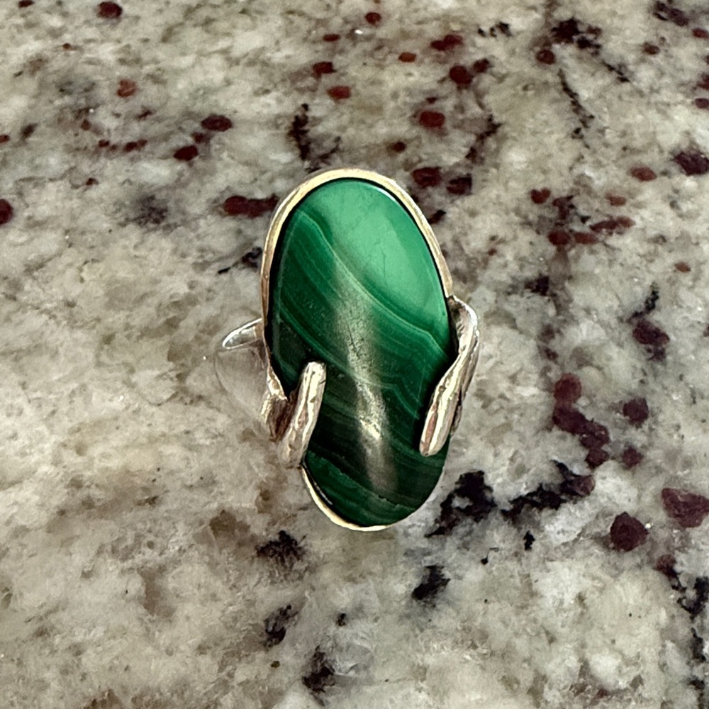 Malachite Elegant Silver Ring
